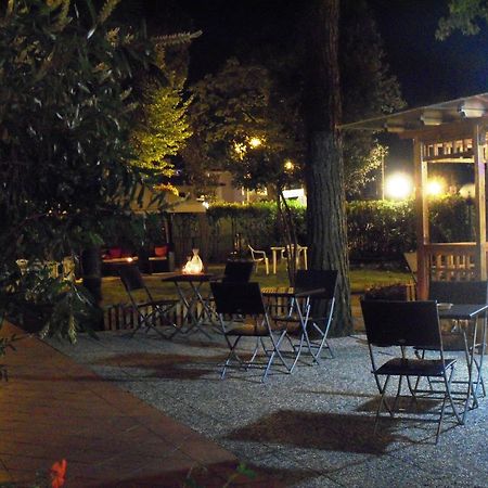 Hotel Storyville Business & Holiday Cinquale Exterior foto